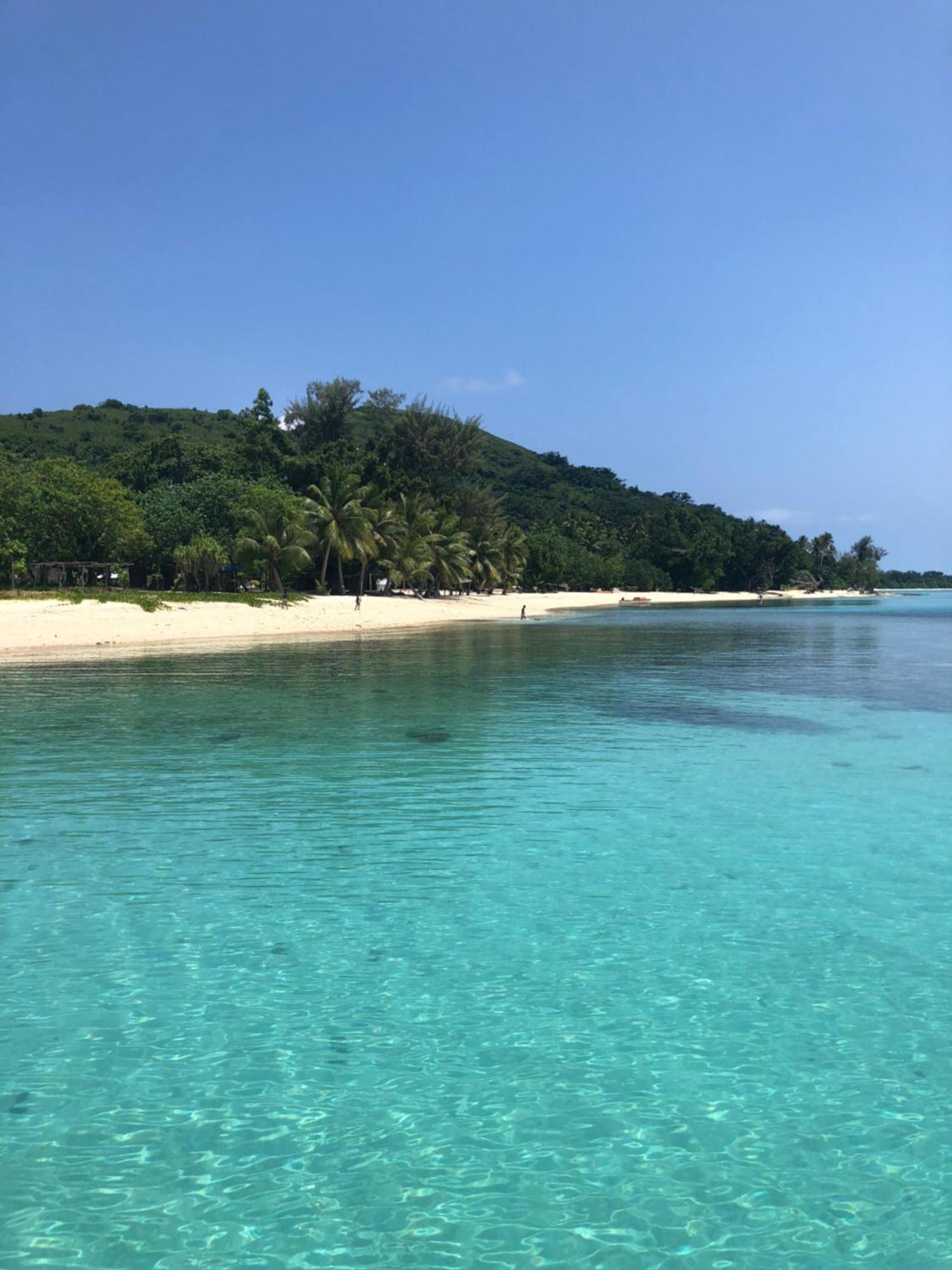 Whispering Palms - Absolute Beachfront Villas Port Vila Exterior foto